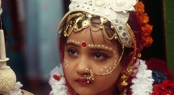 Khám phá tục đeo khuyên mũi của phụ nữ Ấn Độ