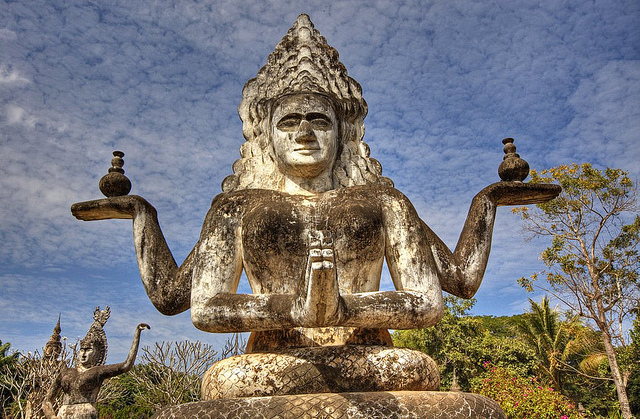 khám phá vườn tượng Phật kỳ bí ở Lào