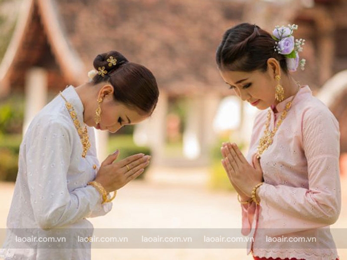 Kiểu chào truyền thống ở Lào