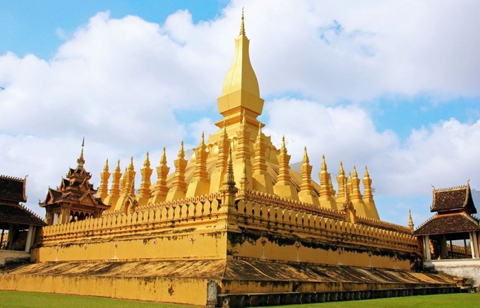 Chiêm ngưỡng vẻ đẹp của Pha That Luang - điểm du lịch số một tại Lào