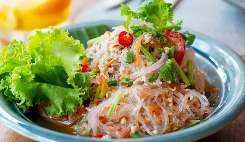 Đồ ăn Lào có nhiều nét tương đồng với đồ ăn Thái Lan