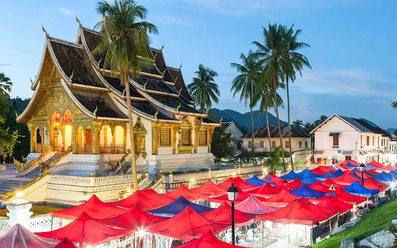 Luang Prabang trở nên đông đúc mỗi mùa lễ hội
