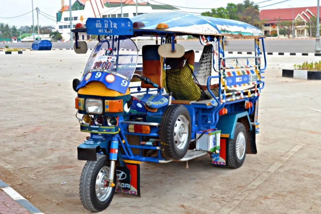 Xe Tuk Tuk Lào